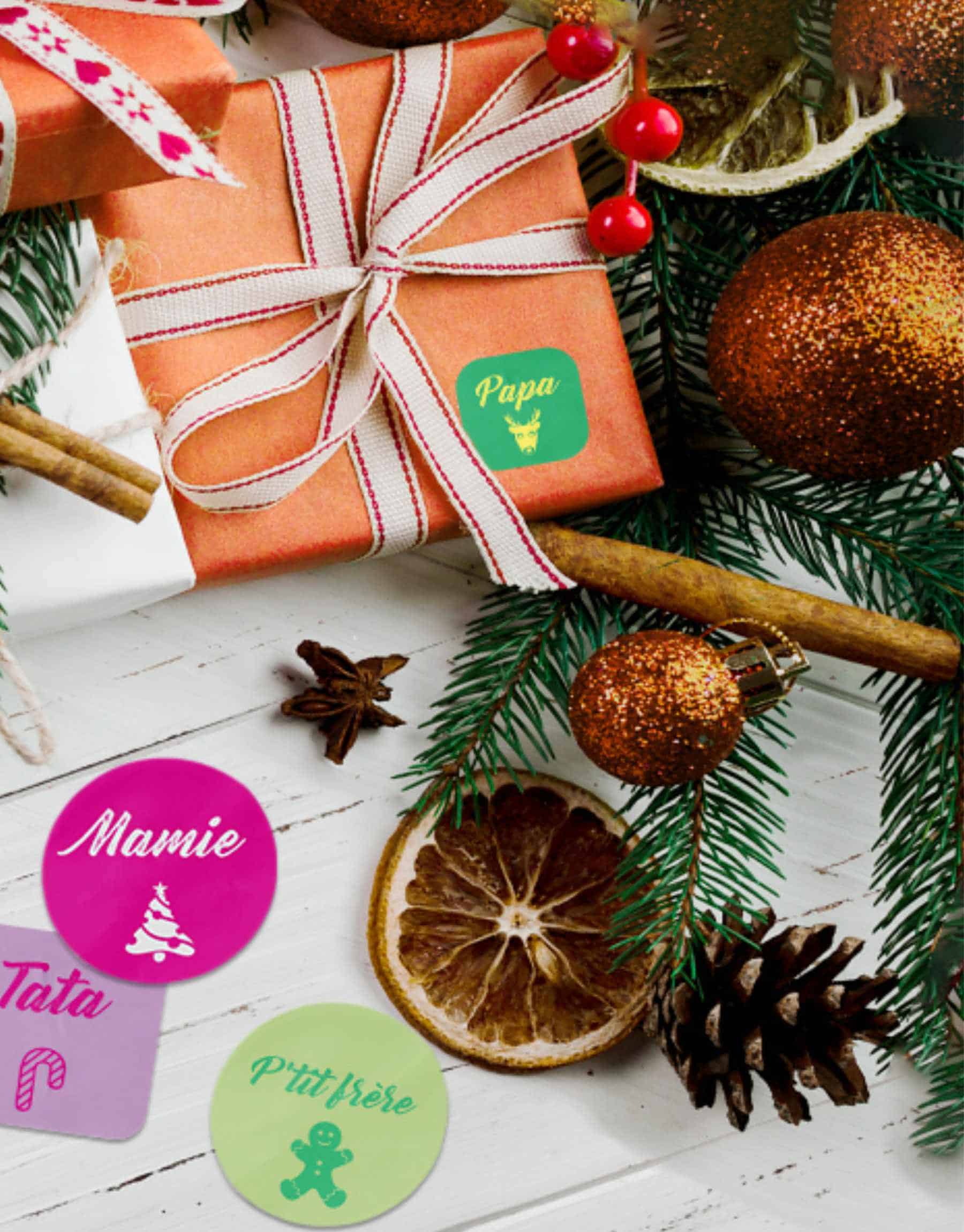 8 étiquettes cadeaux autocollantes - Sapins de Noël - La Poste