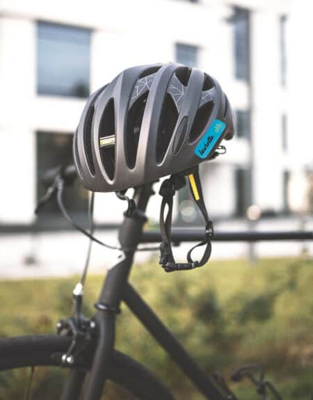 Etiquette adhésive personnalisable pour casque de vélo et tout équipement de vélo